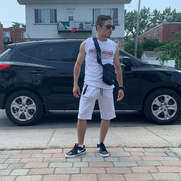 Meet your Posher, Joey - Picture 1 of 1